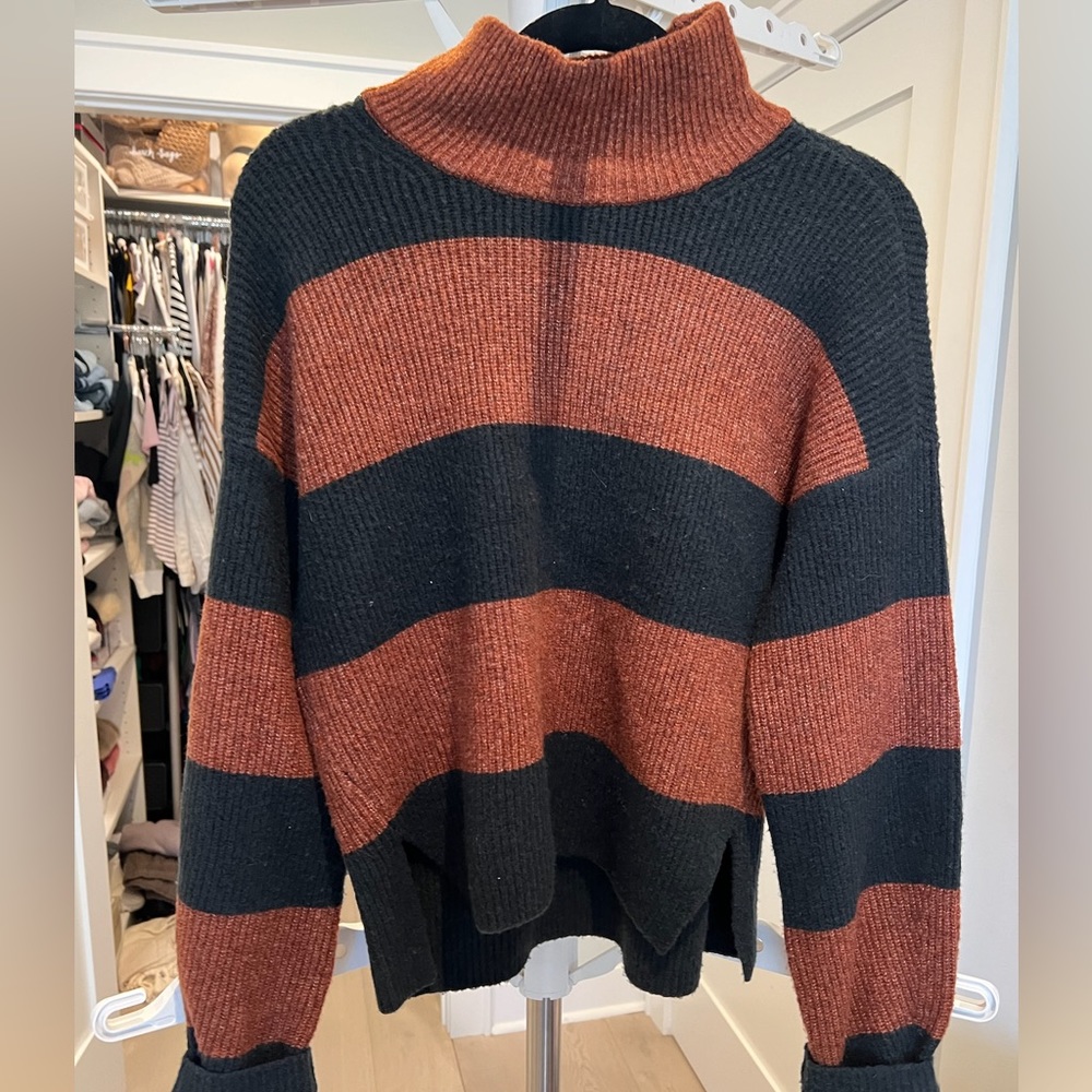 Abercrombie & Fitch cozy stripped thick turtle neck sweater